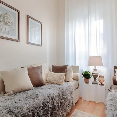Apartment In A Historic Palazzo *
